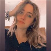 Laureanda in Legge, diplomata al liceo economico sociale